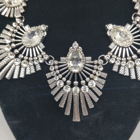 Necklace Earring Set Bib Statement Costume Glam Silver Tone - Picture 3 of 10